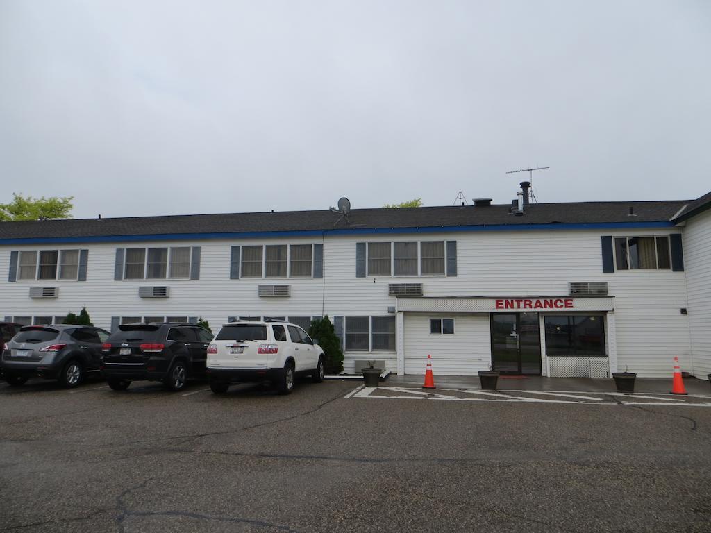 Regency Inn Hudson Exteriör bild